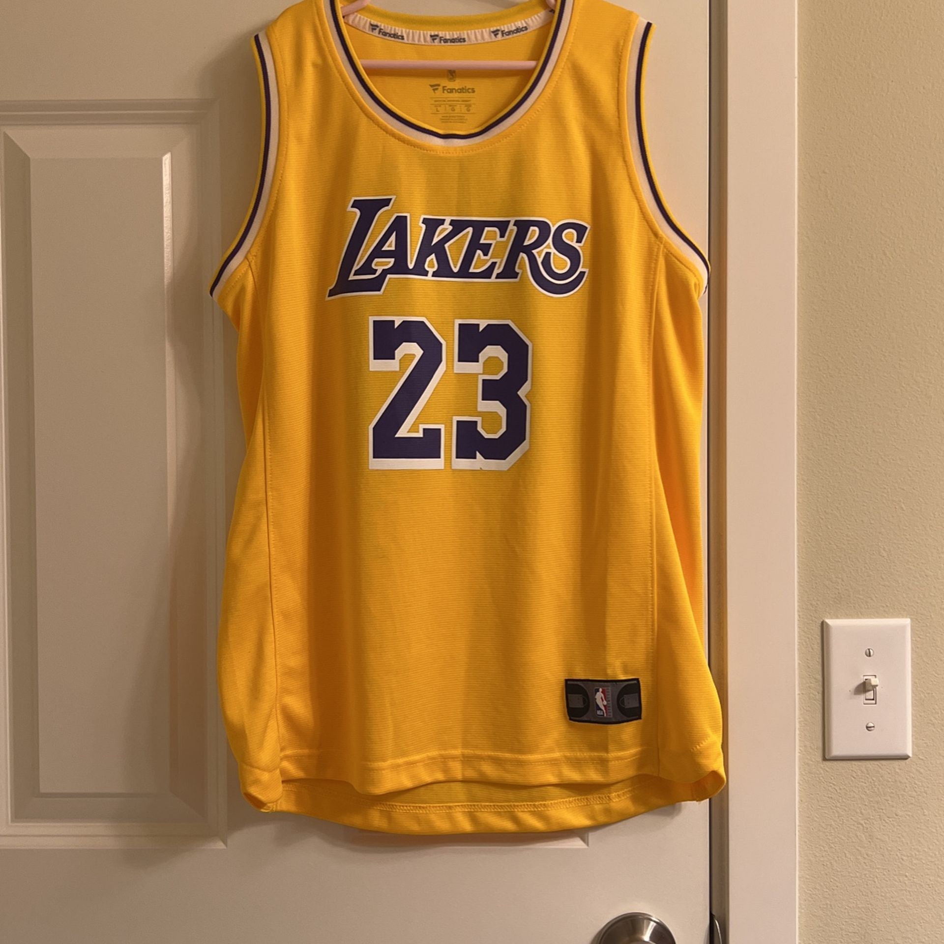 Los Angeles Lakers Jersey: Lebron James