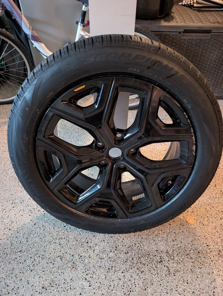 Rivian 22" Sport Wheel And Jack Service Kit