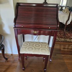 Roll down desk with stool