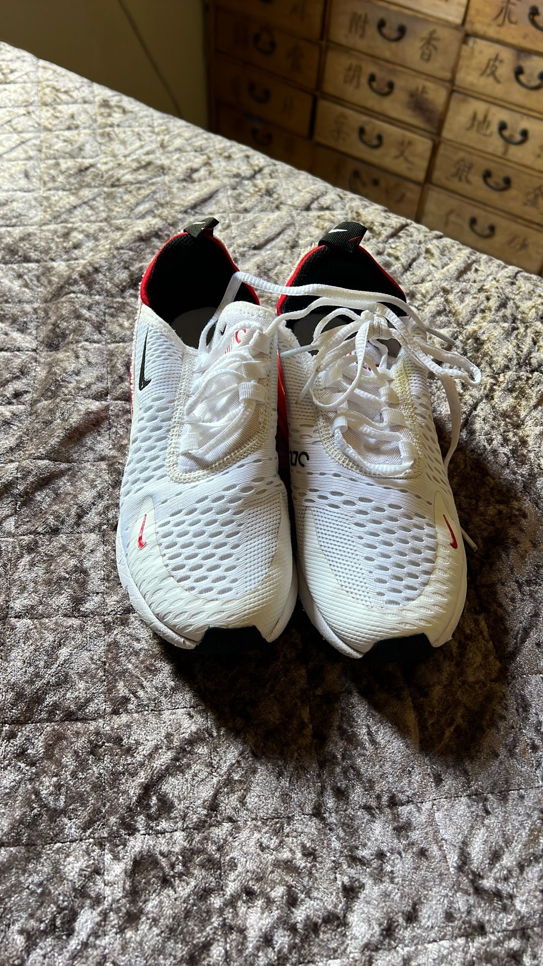 Nike Worn Tennis Shoes Size 7