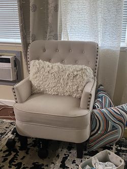 Vintage Accent Chairs – Solid Wood – Stylish & Sturdy – Priced to Sell