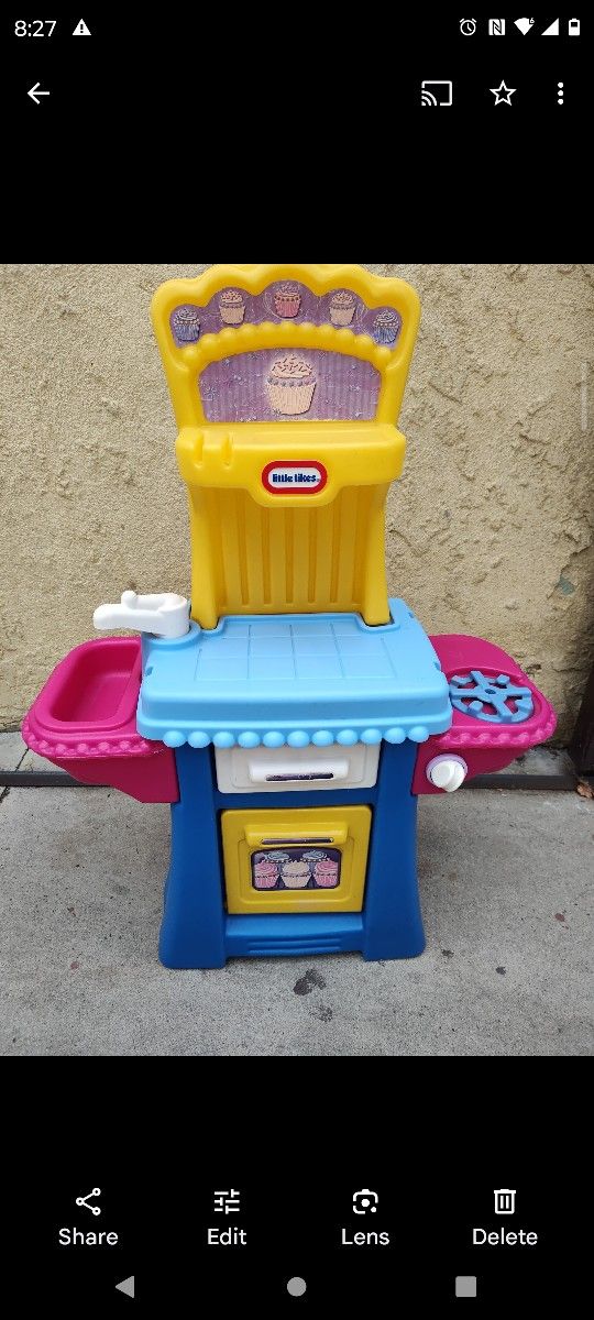 LITTLE TIKE KITCHEN