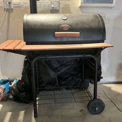 Char-Grilled Grill with Smoker and Grill Accessories 