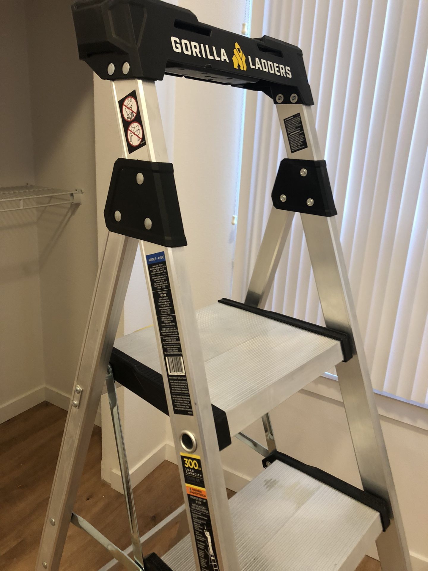 Like New Gorilla Osha Ladder With Yellow Tray