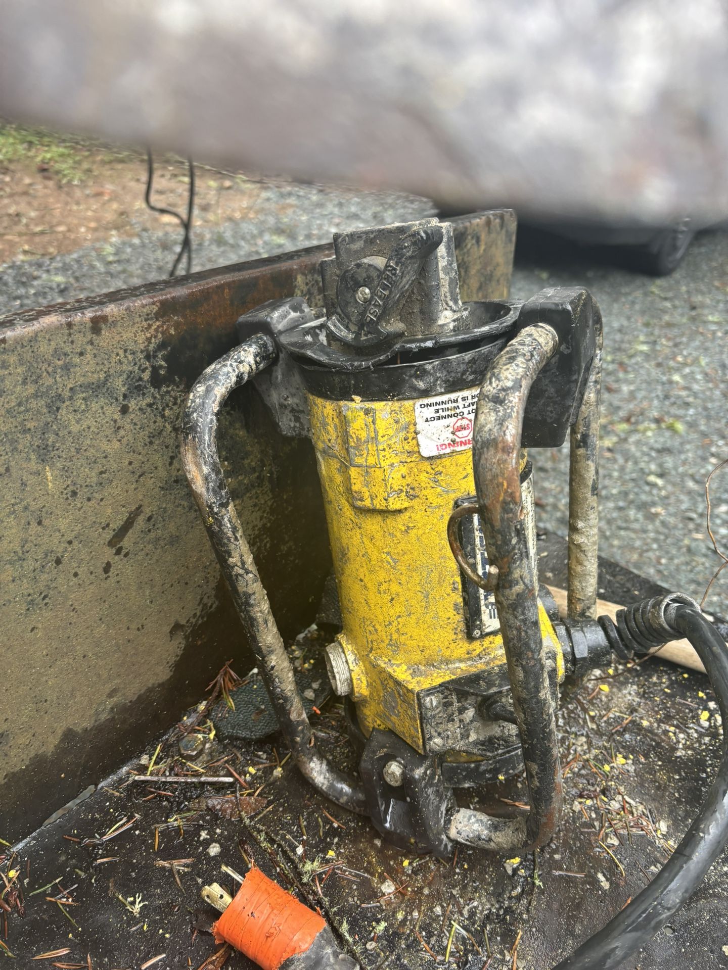 Electric concrete vibrator