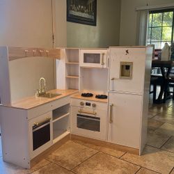 Play Kitchen