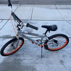 Star wars bike 20 inch hotsell