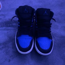 2021 Air Jordan 1 Mid 'Hyper Royal'