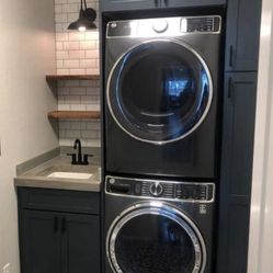 Custom Laundry Cabinets 