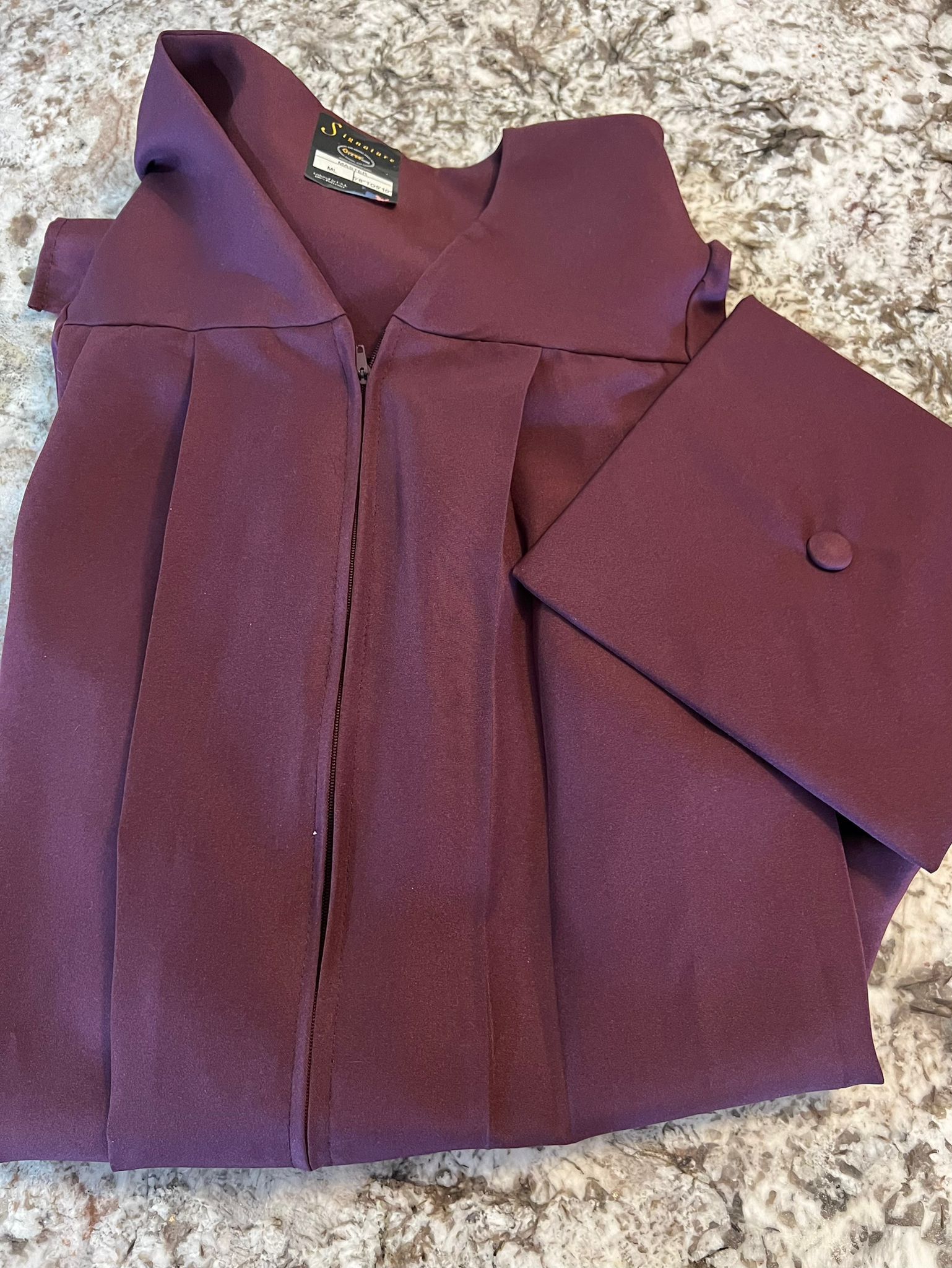M/L Graduate Graduation Cap, Gown Burgundy University College Medium Large Maste