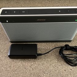 Bose SoundLink III Bluetooth Speaker (Model 414255)