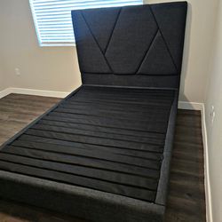 Bedframe Queen