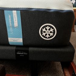 Tempur-Pedic TEMPUR-LuxeBreeze® Soft 13" Mattress 