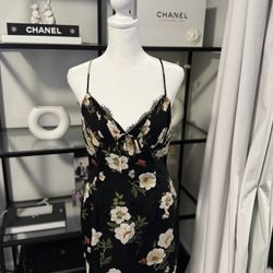 Women’s black lace dress size medium