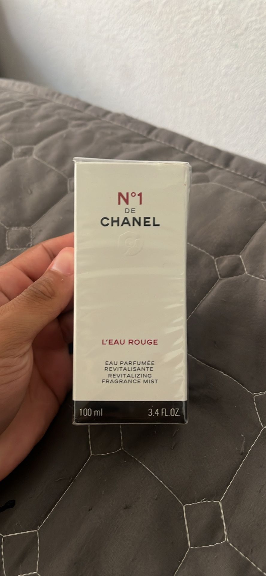 Chanel l’EAU ROUGE perfume