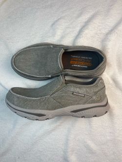 Men’s sketchers extra wide size 8