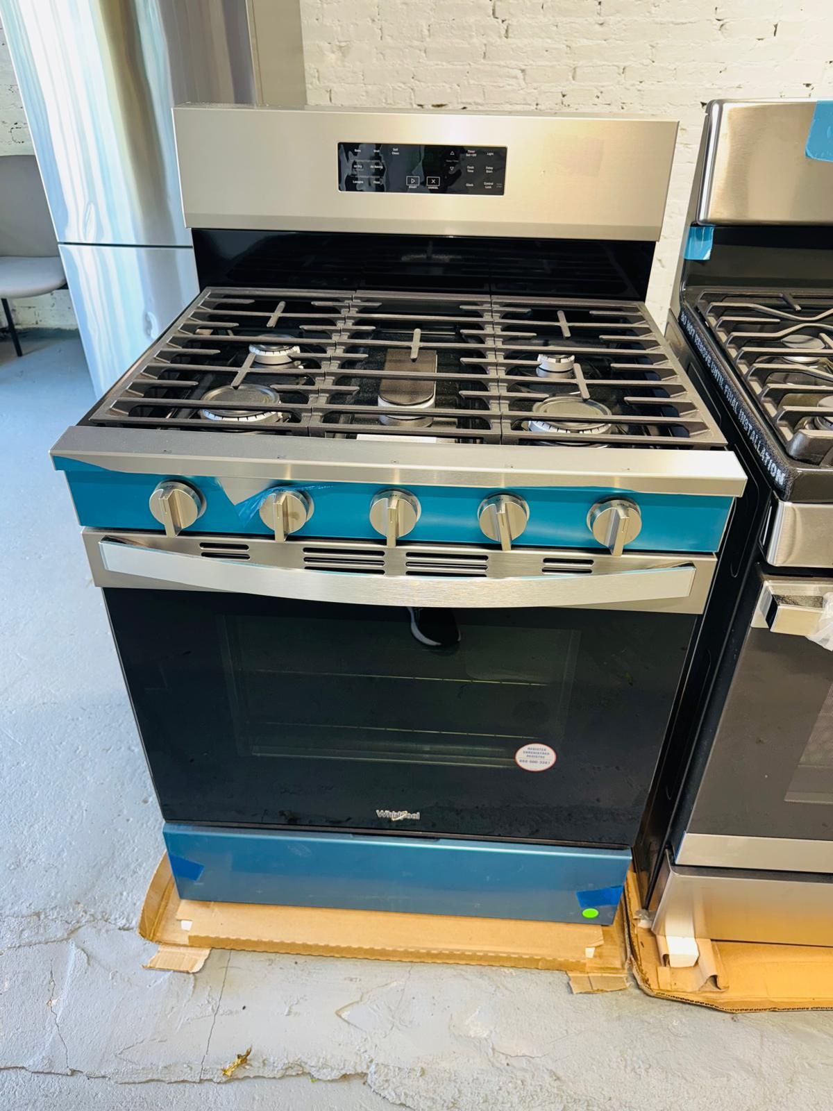 GAS STOVE WHIRLPOOL STAINLESS STEEL NEW