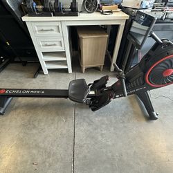 Echelon Row 4S Rowing Machine