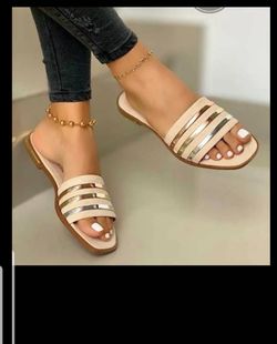 Sandals size 8 ,9 ,7 ,7 .5 8 .5 9 .5
