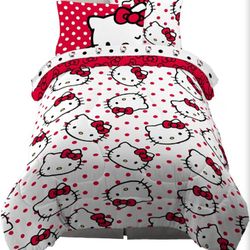 TWIN BEDING SET FOR SALE. HELLO KITTY  BRAND NEW
