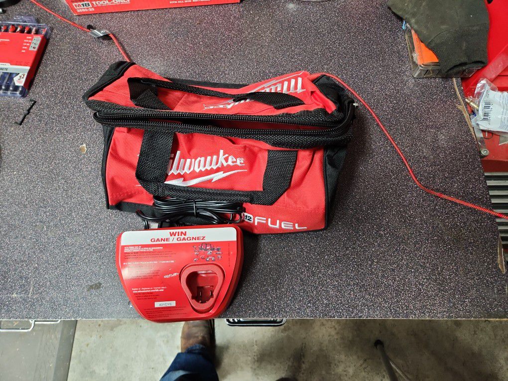 Milwaukee M12 Fuel Bag And Charger