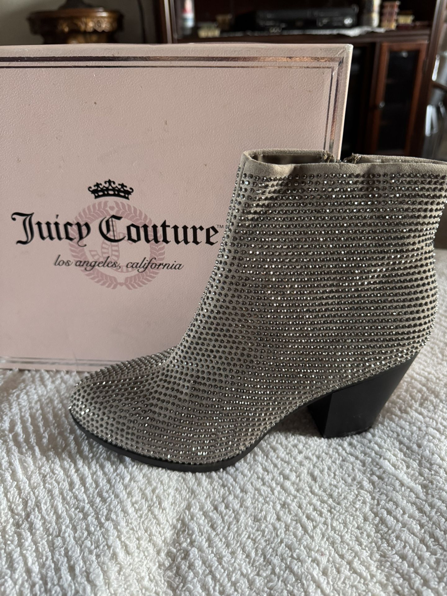 New Silver Juicy Couture Boots 8.5