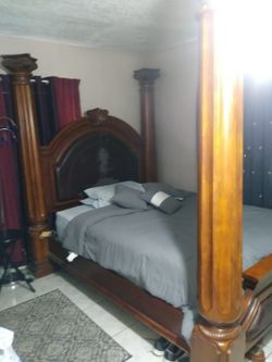 4 post queen bed