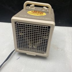 RIVAL 1500 Watts Space Heater MODEL T620/I Small Yet Powerful Works Great