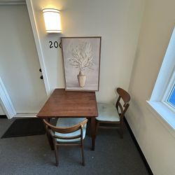Selling Table And Chairs- You Must Pick Up 