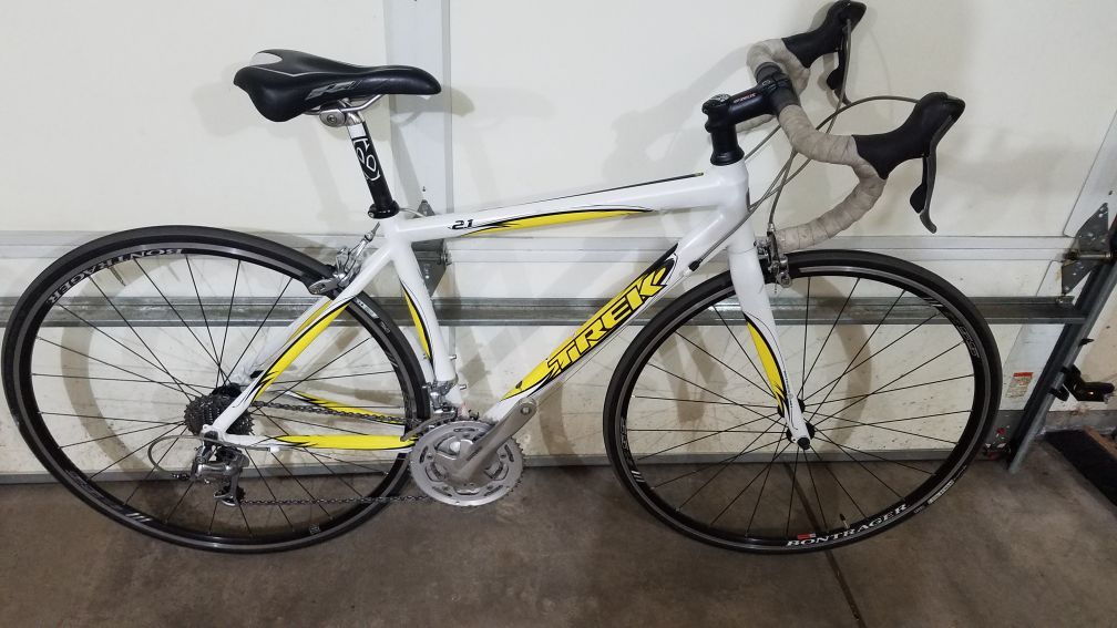 Trek 2.1 WSD road bike