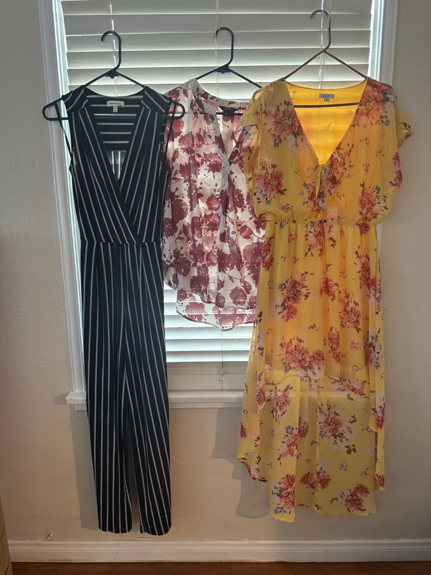 Huge Box Of Women’s Clothes Medium And Large 