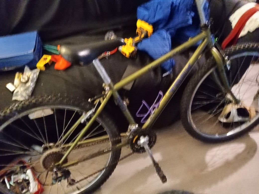 Trek 820 Mountain Bike