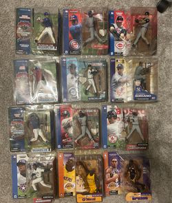 13 McFarlane MLB, MFL, and NBA Figures with Favre Variant