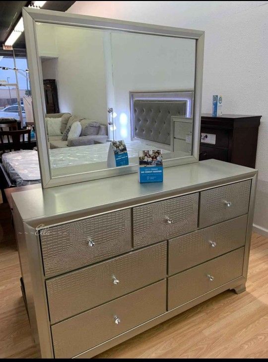 Lyssa Dresser and Mirror $10 Down Payment And Financing Available