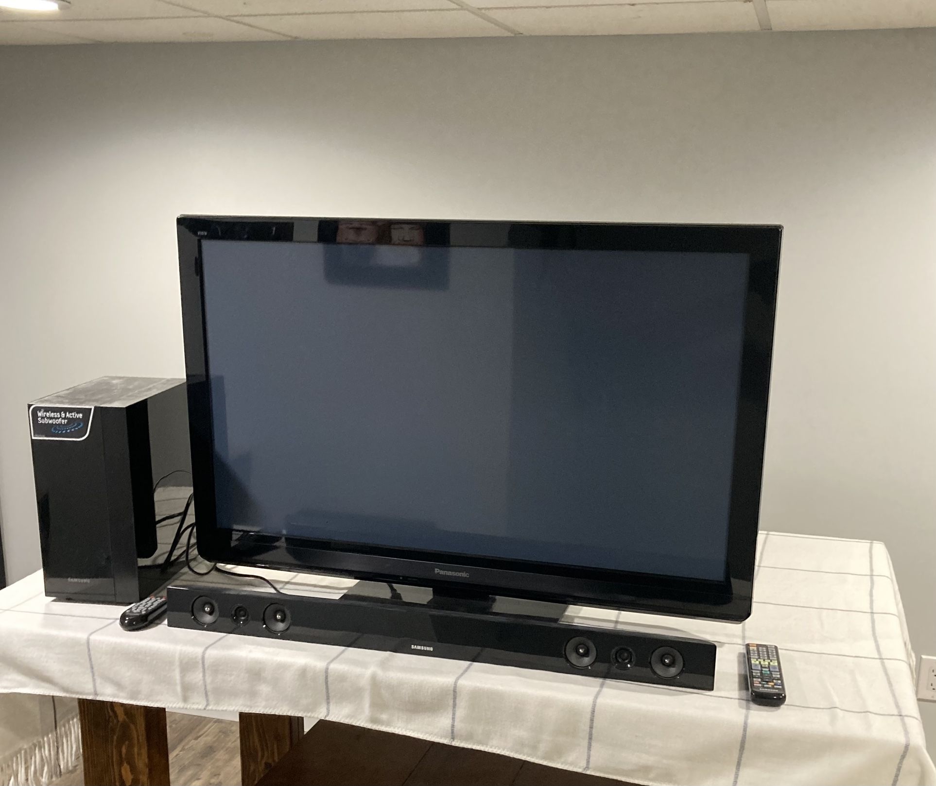 42” Panasonic Viera Plasma Tv With Samsung Soundbar With Wireless Subwoofer