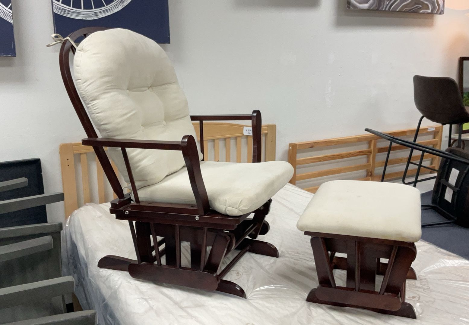 2pc Glider Chair And Glider Ottoman 