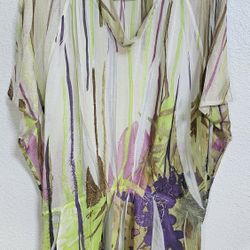 Komarov Top Blouse Women S flower Print Crinkle Artsy Shirt Pullover tunic


Excellent Pre-owned condition,  no flaws

Size Small

2 front pockets

Lo