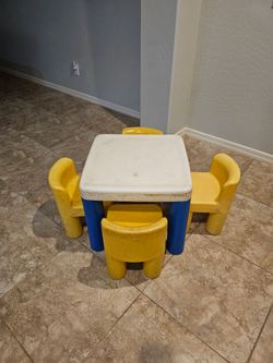 Kids Table