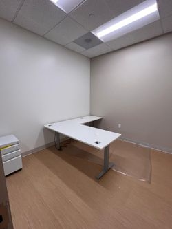 L Shape HAT Desk with black base