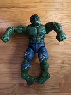 Marvel Select The Avengers Hulk released by Diamond Select Toys (based on his appearance in the 2012 The Avengers film).