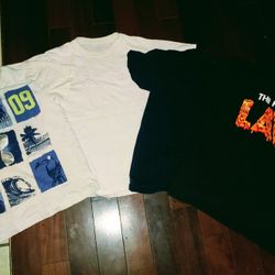 Boys T-shirts Size 10/12 4 For $5