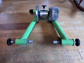 Kinetic Road Machine Fluid Bike Trainer