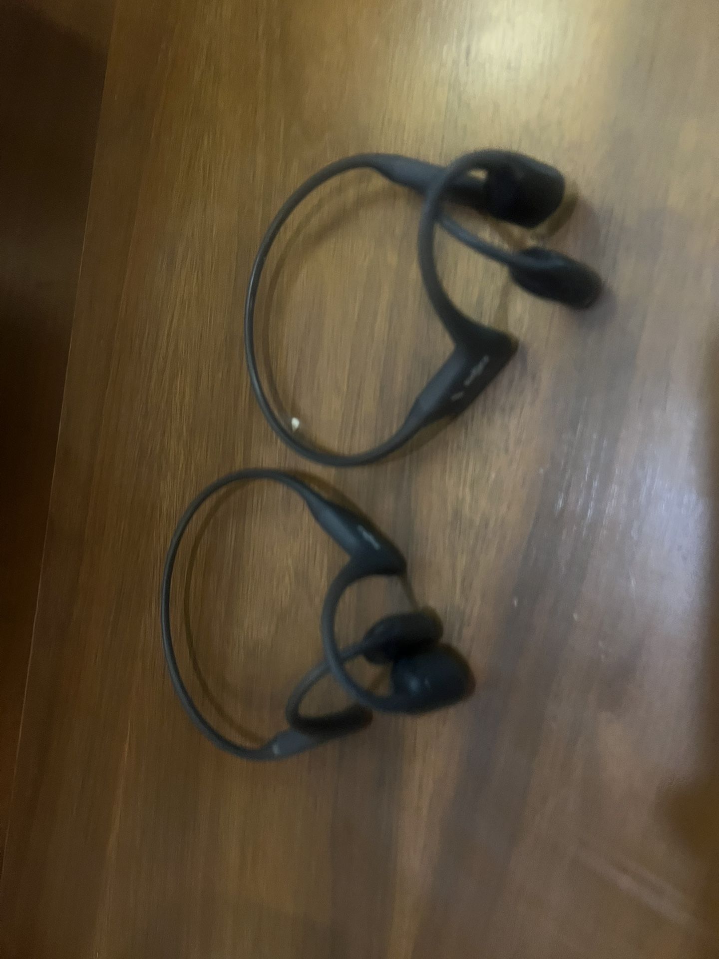 4 Pieces Of Shokz OpenRun Pro