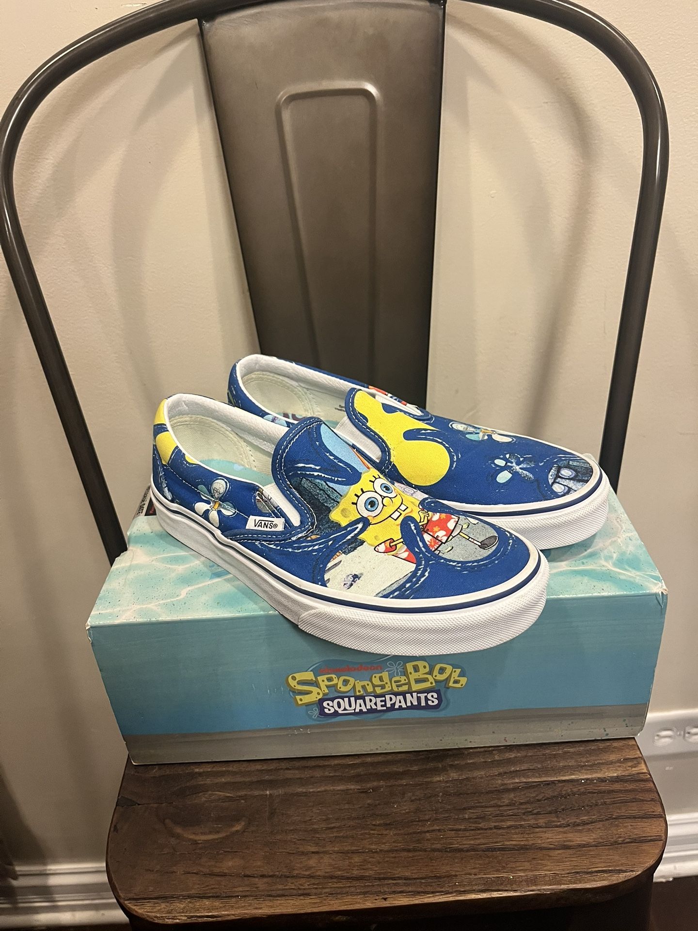 Men's Vans Spongebob SquarePants x Classic Slip-On Shoes 'Alohabob' Size 6 / Women’s 7.5 used