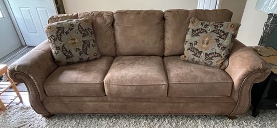 Sofa-Ashley Signature Design Larkinhurst Earth-LIKE NEW!