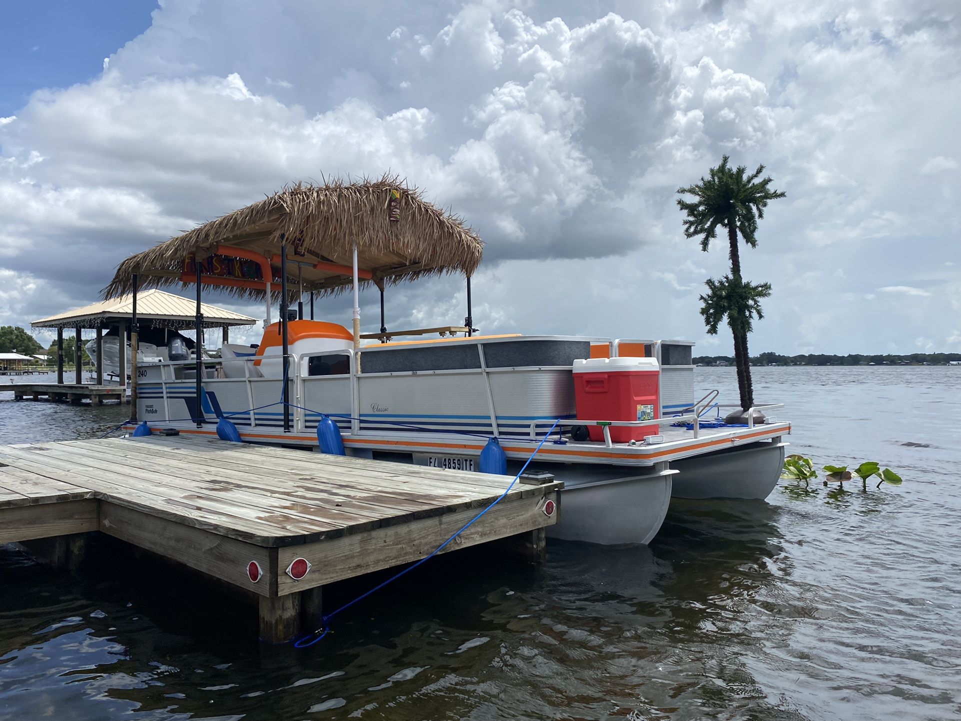 Pontoon Boat Tiki Bar Perfect For Business Or Enjoy With Family. Completely Renovated In Perfect Shape
