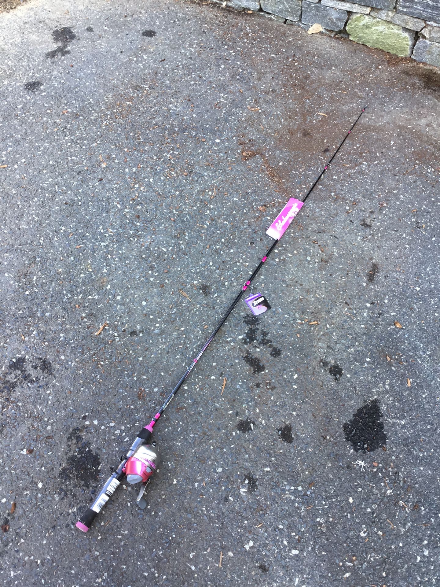 Brand new Women’s fishing rod and reel