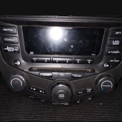 2004-2007 Honda Accord Climate Control 6 Disc Cd Player Radio  Make me an offer I paid $250 but will take best offer...