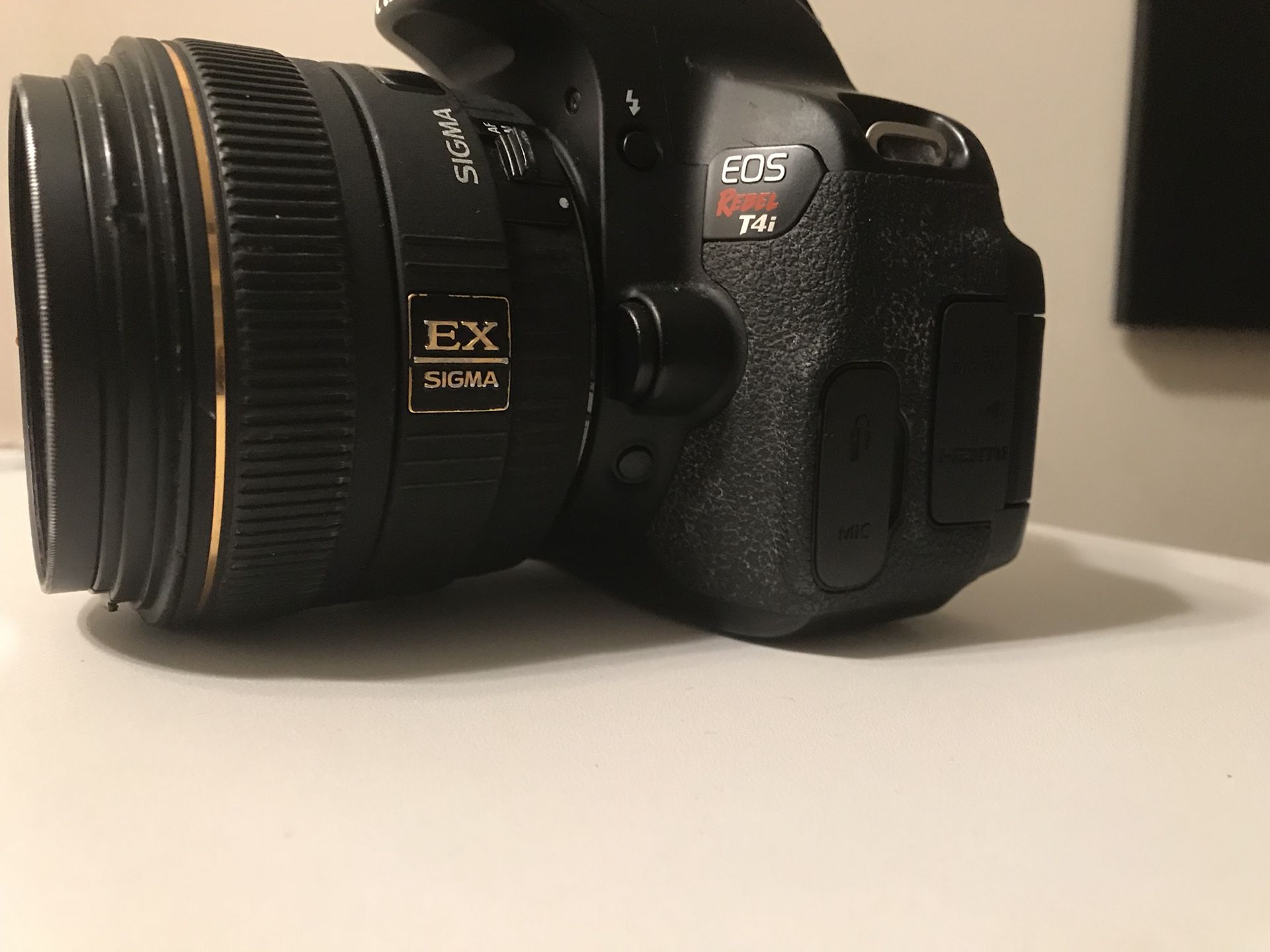 Canon t4i dslr with sigma 30mm 1.4