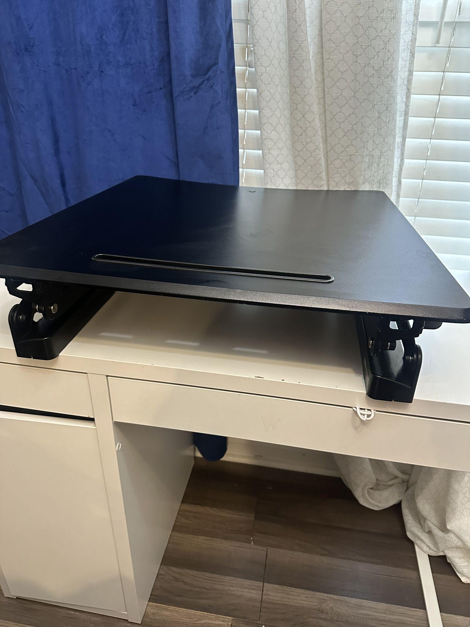 Adjustable Standing Tabletop Desk